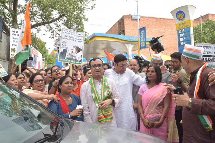 Delhi Pradesh Congress staged protest against BJP for price hike